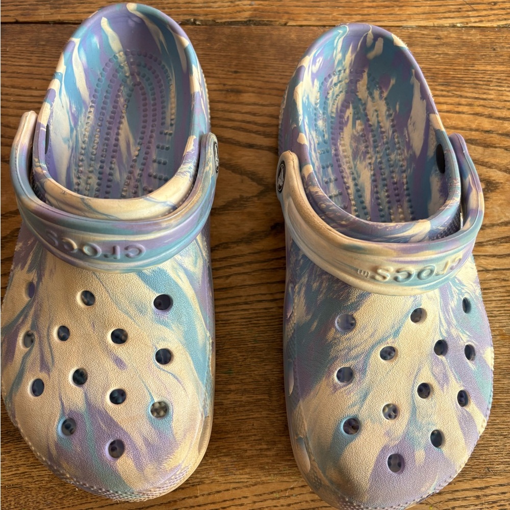CROCS Blue and Purple Tie  Dye Shoes. Size 8 women 6 men